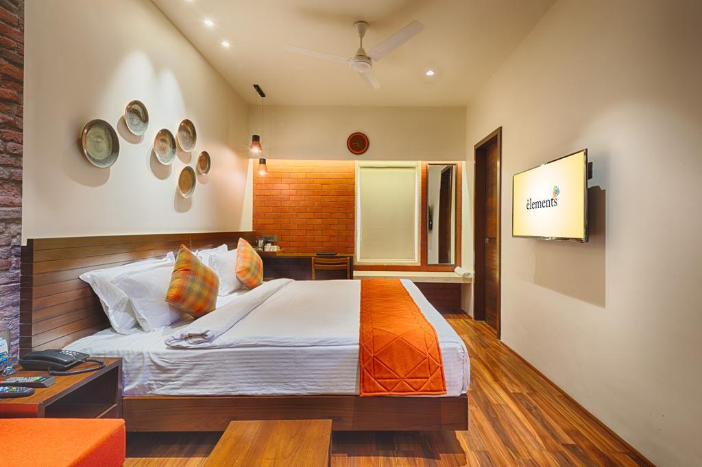 The Elements Hotel Rajkot Eksteriør billede