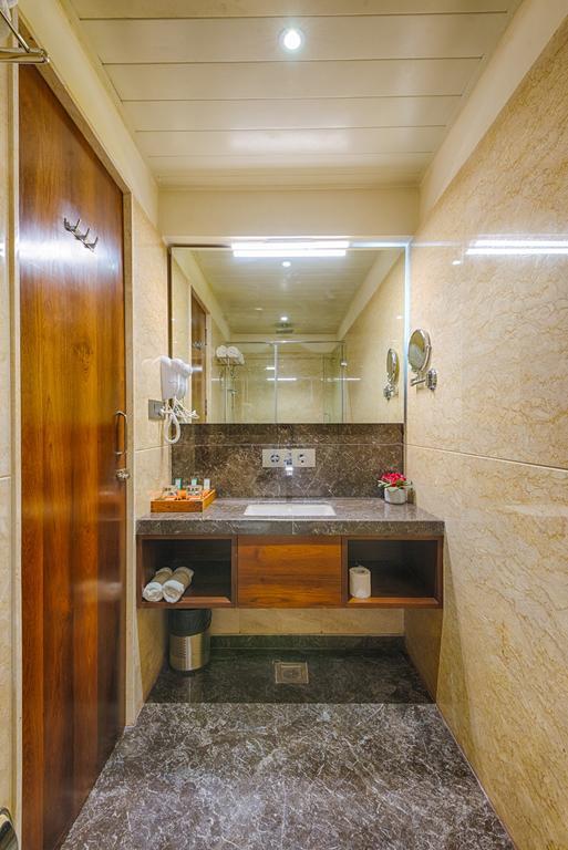 The Elements Hotel Rajkot Værelse billede